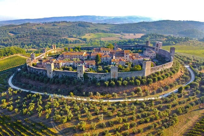 Florence: Tour San Gimignano, Monteriggioni & Chianti Hills - Monteriggioni: a small castle stop with an aperitif