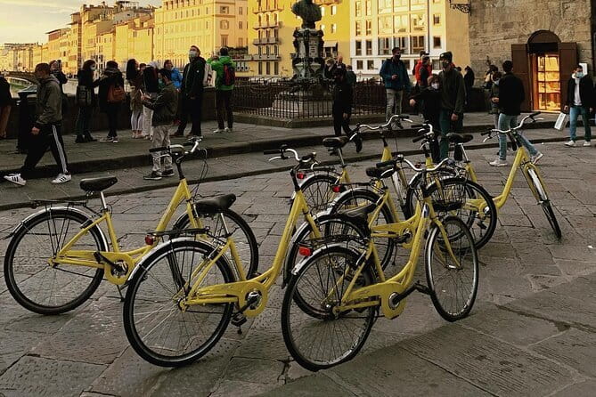 Florence treasures on a city bike - 1 day rental - - Picking up your yellow city bike