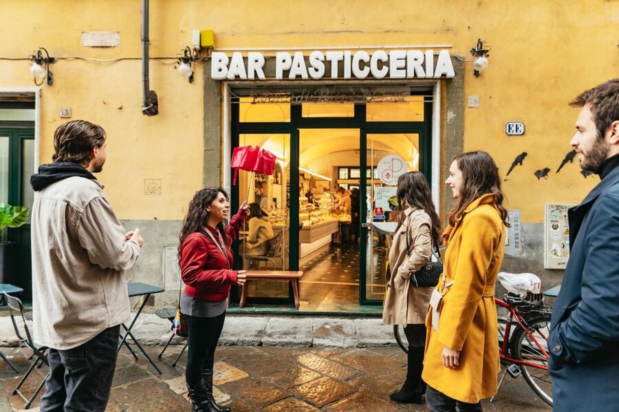 Florence: Tuscan Food and Wine Guided Walking Tour - Starting at the Duomo with an appetite