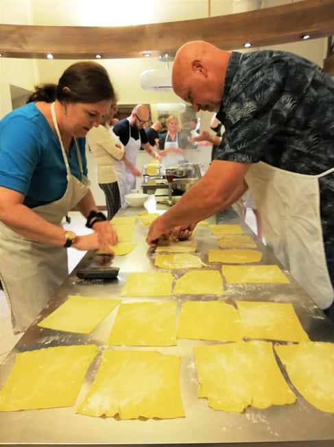 FLORENCE: TYPICAL DELUXE 4-COURSE DINNER MENU - Timing, cancellation, and practical planning