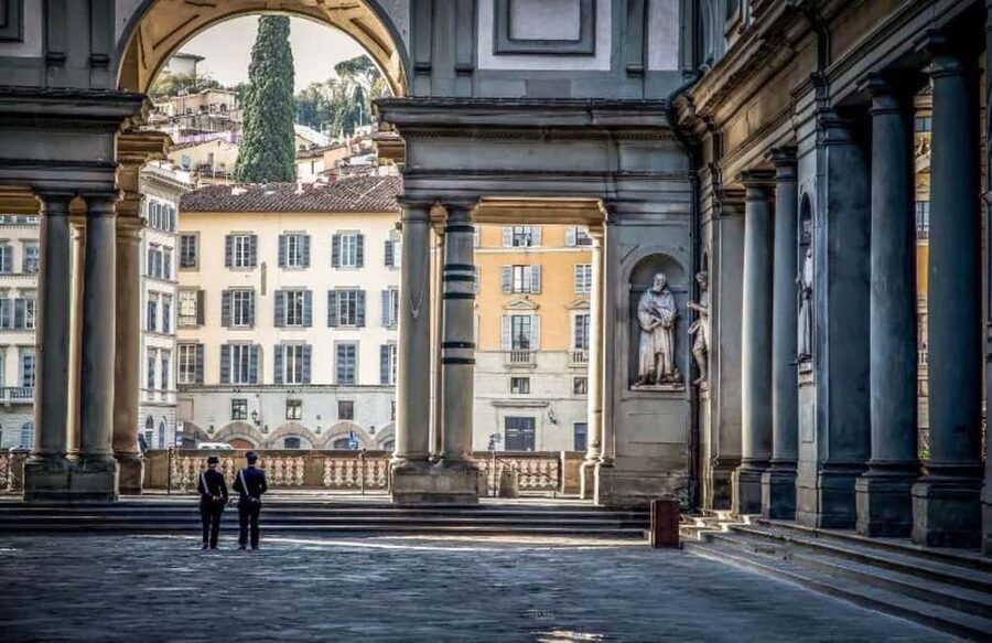 Florence: Uffizi, Accademia & Duomo Guided Tour - Timing, group size, and value