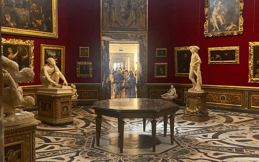 Florence: Uffizi Gallery and Vasari Corridor Private Tour - The short stops at Ponte Vecchio, Boboli, and Santa Felicita