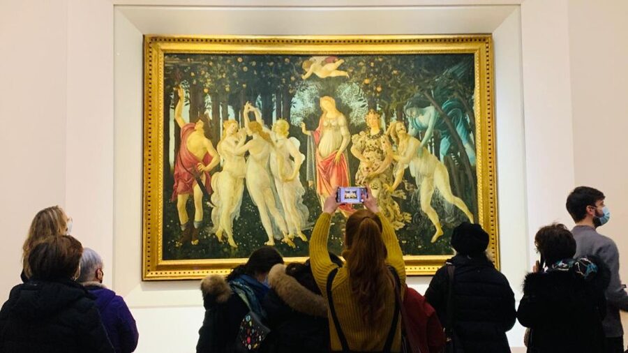 Florence: Uffizi Gallery Guided Tour w/ Skip-the-Line Entry - Starting at 21 R and walking toward the museum