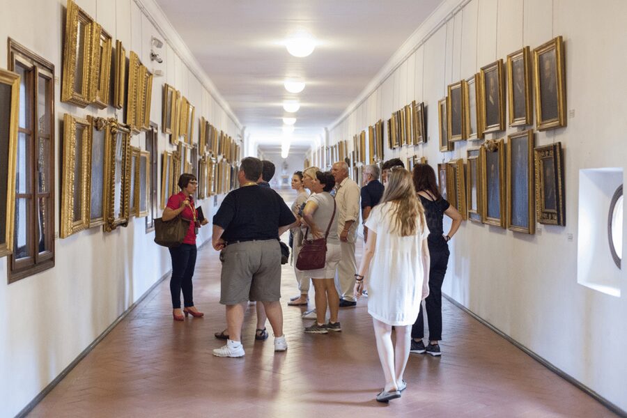 Florence Uffizi Gallery & Medici Vasari Corridor Guided Tour - Fast-track entry saves time, but security still comes first