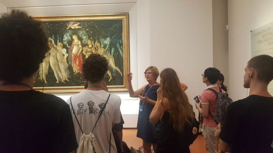 Florence: Uffizi Gallery Private Treasure Hunt for Families - The Booklet and Family Portrait