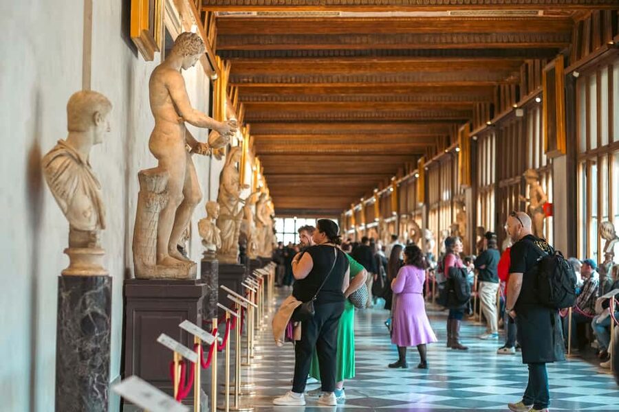Florence: Uffizi Gallery Reserved-Entry VIP Tour - Why a guided Uffizi visit helps