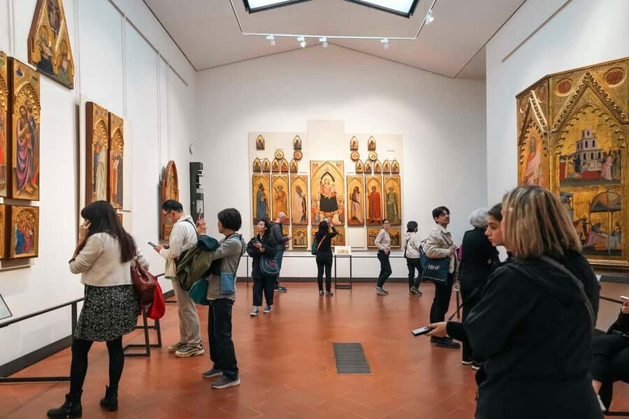 Florence: Uffizi Gallery Reserved-Entry VIP Tour - Reserved entry, with one important catch