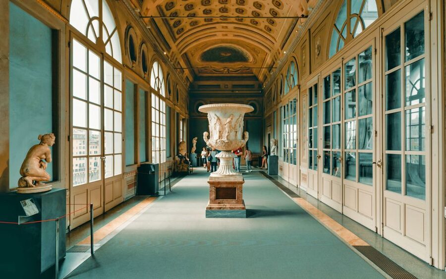 Florence: Uffizi Gallery Small Group with Entrance Tickets - The guide can make or break the visit