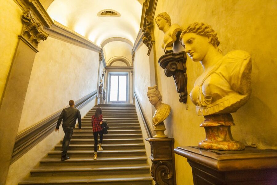 Florence: Uffizi Gallery Tickets with Optional Audio Guide - First stop: the upper-floor galleries
