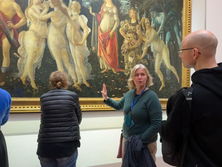 Florence: Uffizi Gallery Timed-Entry Ticket with Escort - Meeting the host beside Leonardo’s statue