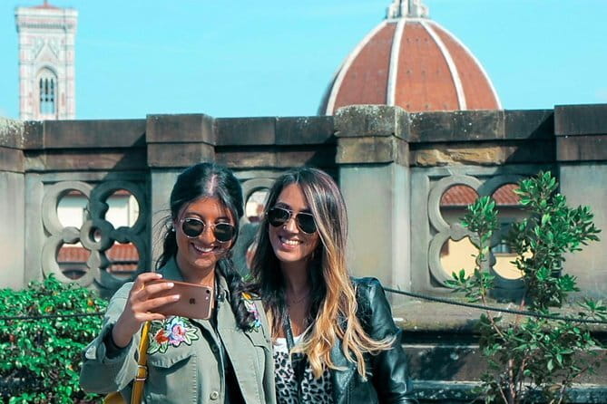 Florence: Uffizi Highlights, In-Depth Masterclass or Private Tour - Crowds, audio equipment, and the pace