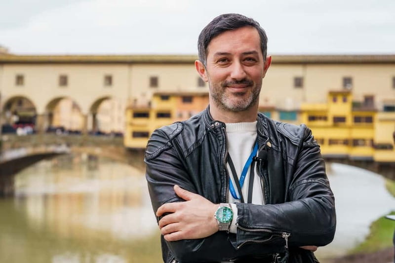 Florence: Untold Bike tour with Roberto - Piazza della Repubblica and the first city stories