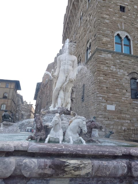 Florence Unveiled: The Rivalry of Leonardo and Michelangelo - Key points at a glance