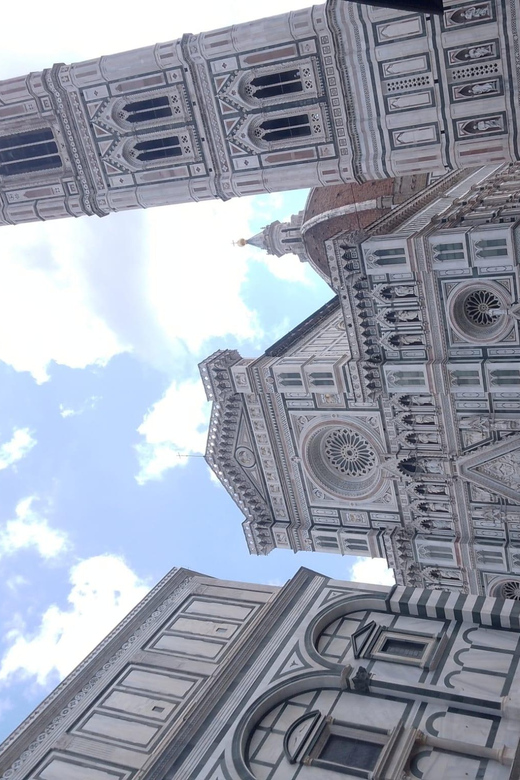 Florence Unveiled: The Rivalry of Leonardo and Michelangelo - Ponte Vecchio and the Medici route