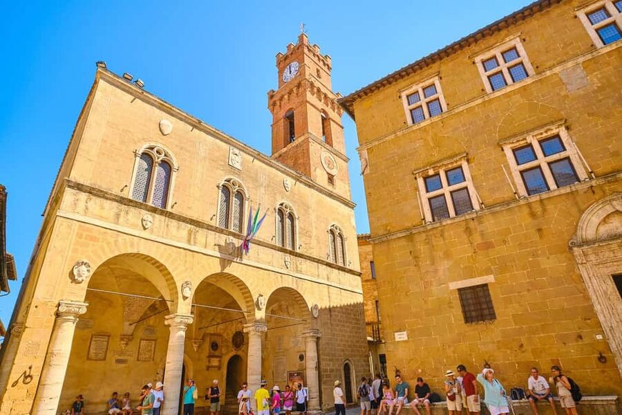 Florence: Val d'Orcia Private Chauffeur-Driven Tour - Who should book this tour
