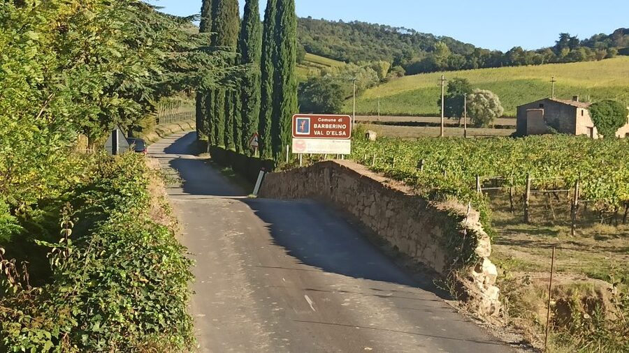 Florence: Volterra & San Gimignano Wine Tour with Lunch - A Tuscan lunch at Podere La Marronaia