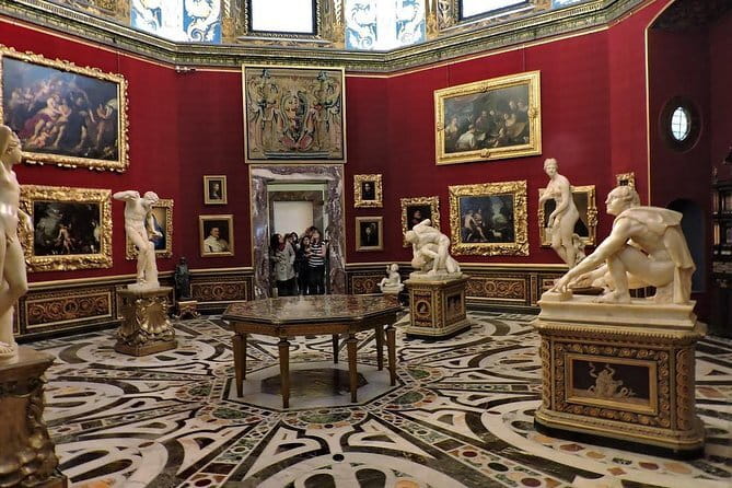 Florence walking guided tour with Uffizi & Accademia - Medici power at Palazzo Medici Riccardi