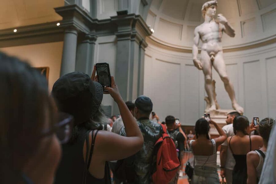 Florence: Walking Tour with David, Duomo & Uffizi Gallery - Piazza della Signoria and Ponte Vecchio