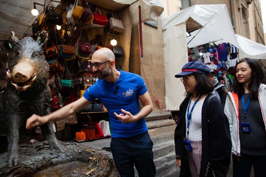 Florence: Walking Tour with Skip-the-Line Accademia Gallery - Ponte Vecchio and the first look at Florence