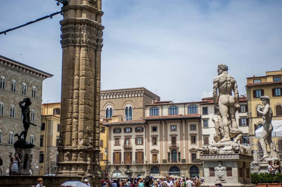 Florence: Walking Tour with Skip-the-Line Accademia Gallery - Piazza della Signoria, Palazzo Vecchio, and the Uffizi Courtyard