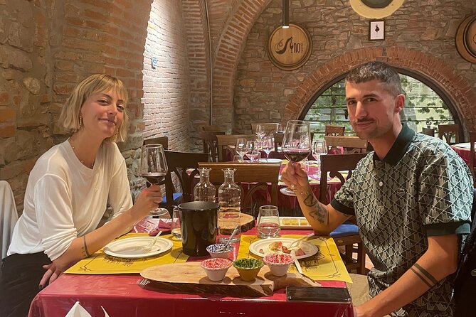 Florence Wine Tasting Experience with Three Types of Tuscan Wine - Key points at a glance