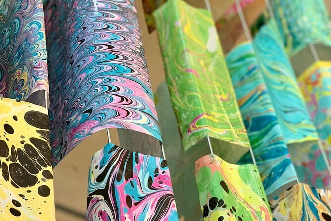 Florentine Paper Marbling an Artisan Tradition in Italy - Family appeal and group size
