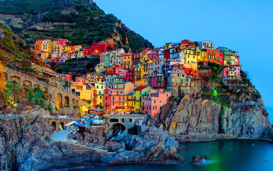 From Florence: Cinque Terre Day Trip with Lunch - Manarola, the first cliffside stop