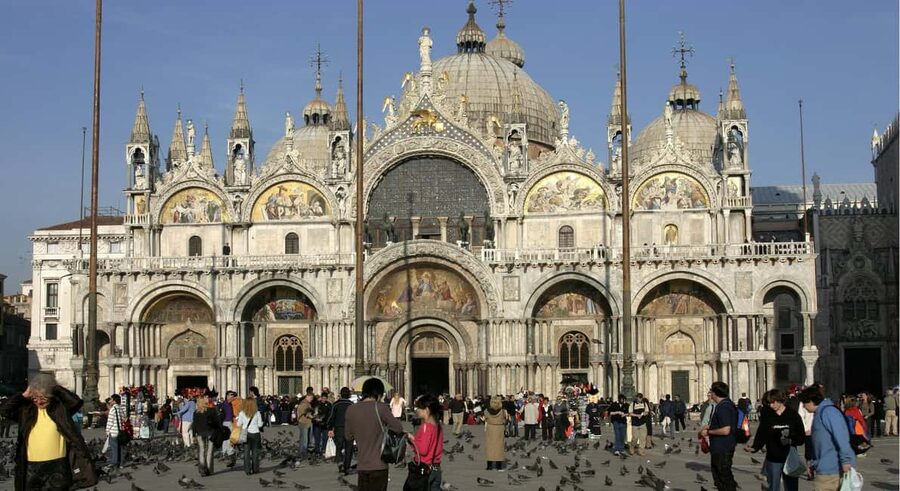 From Florence: Explore Venice in a Full Day Tour by Train - Entering Venice by vaporetto