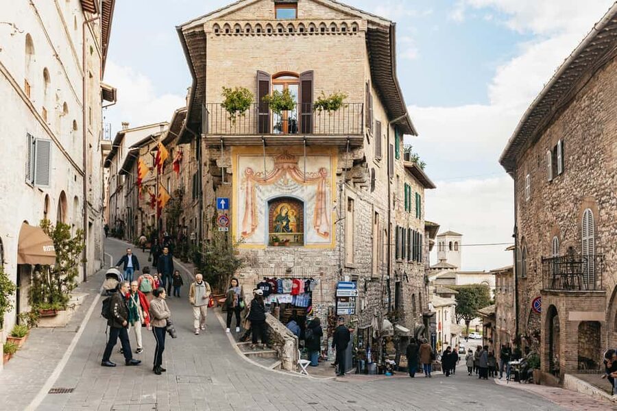 From Florence: Orvieto and Perugia Tour with Church Visits - Meeting the coach in Florence