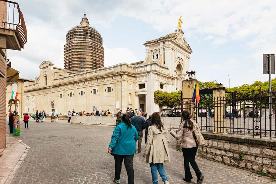 From Florence: Orvieto and Perugia Tour with Church Visits - Assisi and the story of Saint Francis