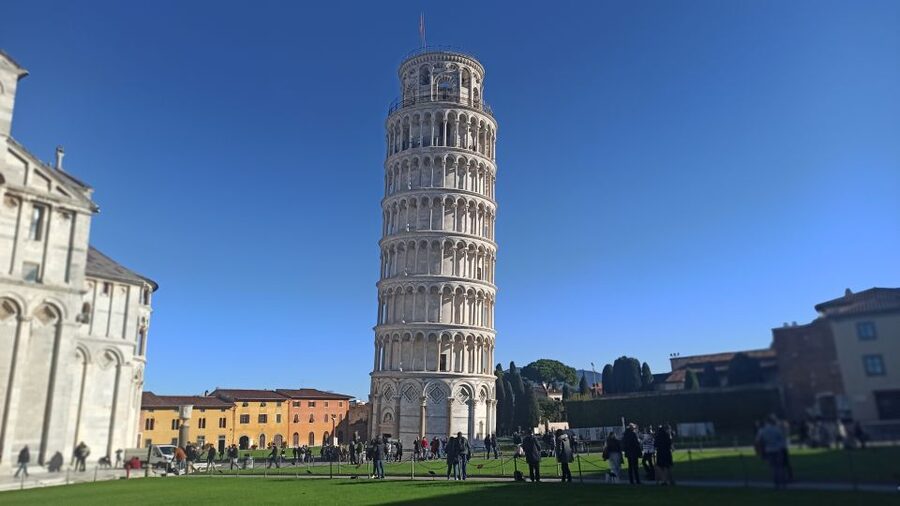 From Florence: Pisa/Chianti Half Day Tour with Wine Tasting - Florence to Pisa in a private vehicle