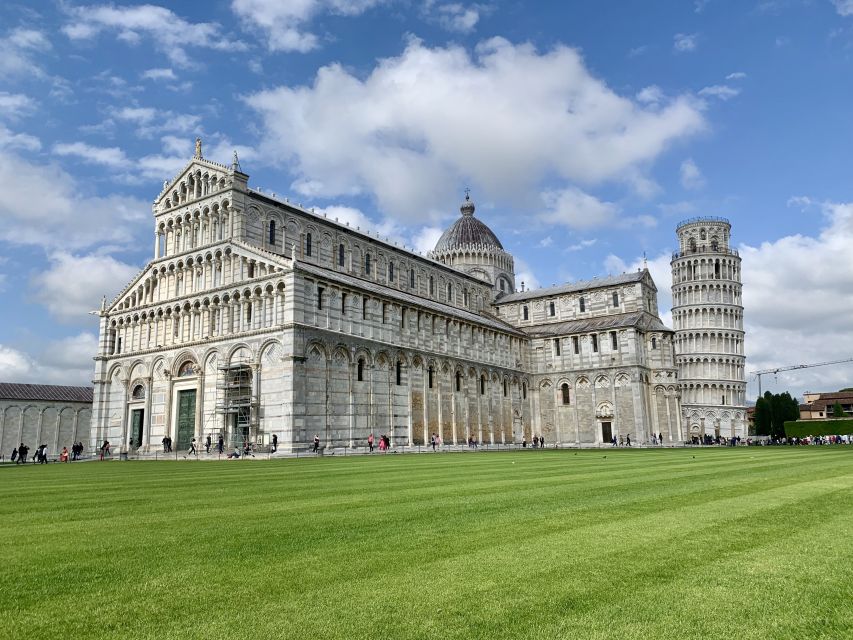 From Florence: Pisa Private Tour & Optional Leaning Tower - Free time on the lawn and among the shops