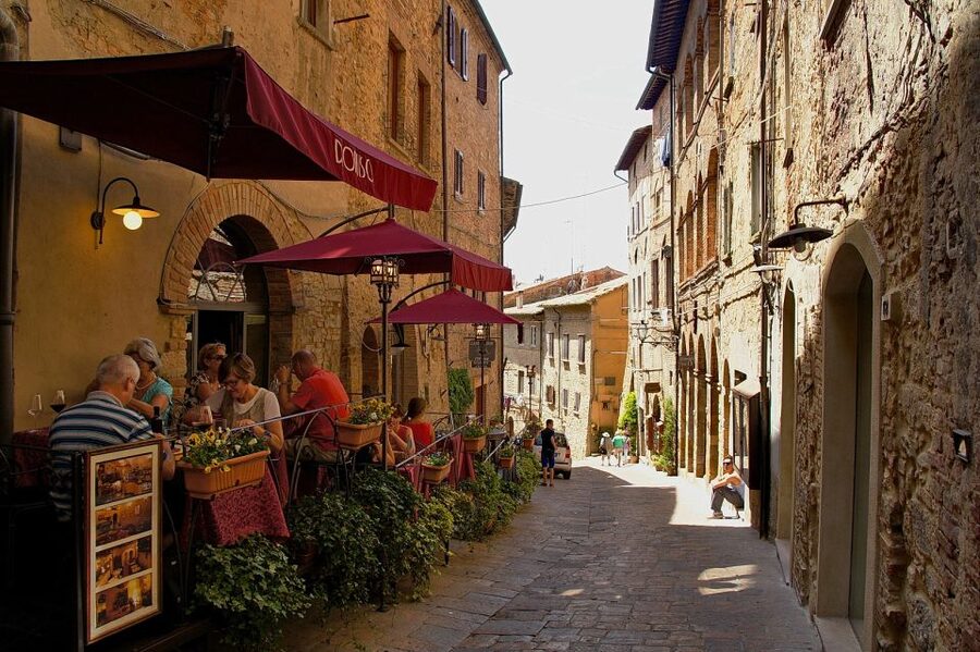 From Florence: PRIVATE Tour of San Gimignano and Volterra - Who gets the best value from this tour
