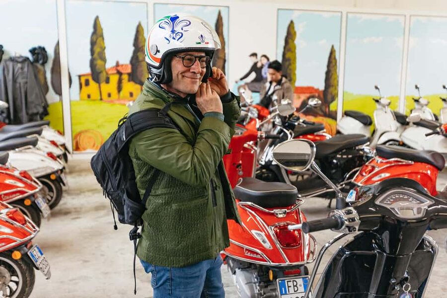 From Florence: Tuscan Countryside Vespa Tour with Tastings - Riding Back Into Florence