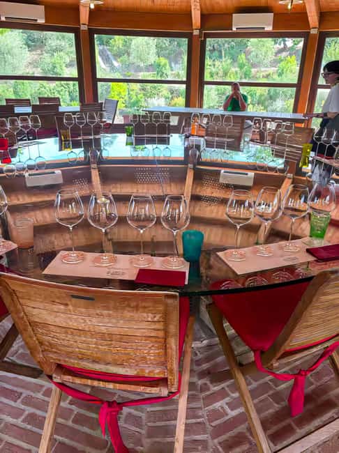 From Florence: Tuscany Hills Wine Tour - The first wine stop and Tuscan food traditions