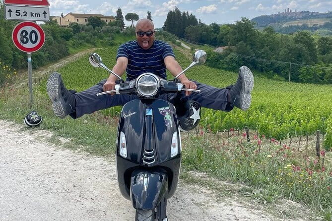 From San Gimignano: Tuscany Vespa Tour, Lunch & Wine Tasting - Getting to the starting point near Poggibonsi