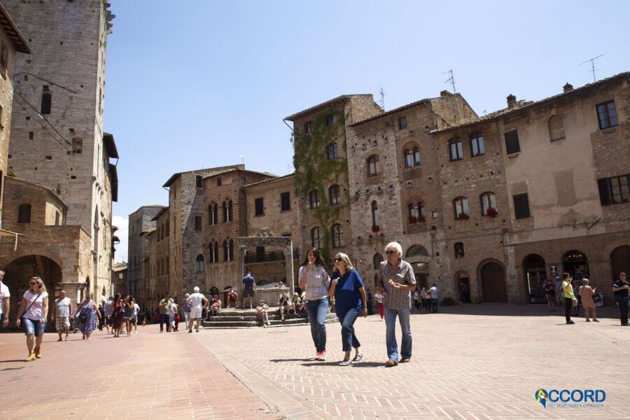 Full-Day Excursion to Siena, San Gimignano & Pisa - Siena: one guided hour among Gothic stone