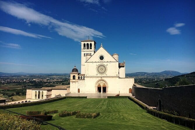 Full Day Private Guided Tour to Assisi and Cortona from Florence - A long road from Florence to Saint Francis