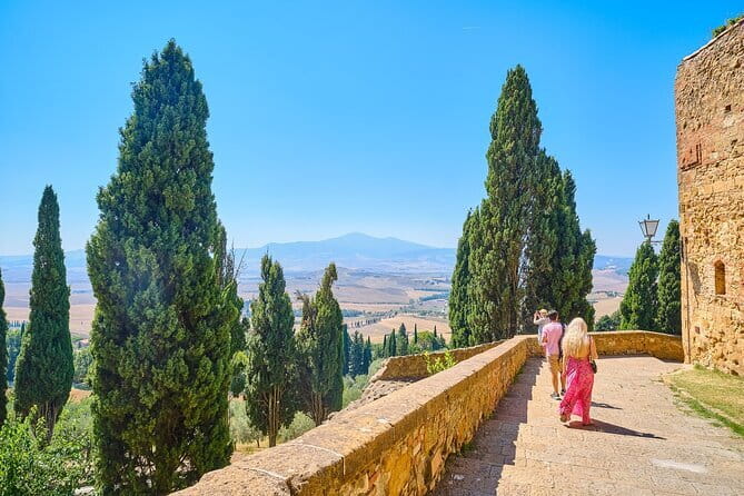 Full Day Tour to Val d'Orcia and Gladiator's Fields with Wines - Key points before you book