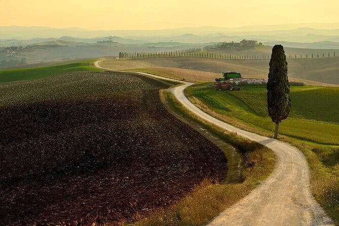 Guided tour in wonderful Tuscany - Crete Senesi, Tuscany in gray and blue