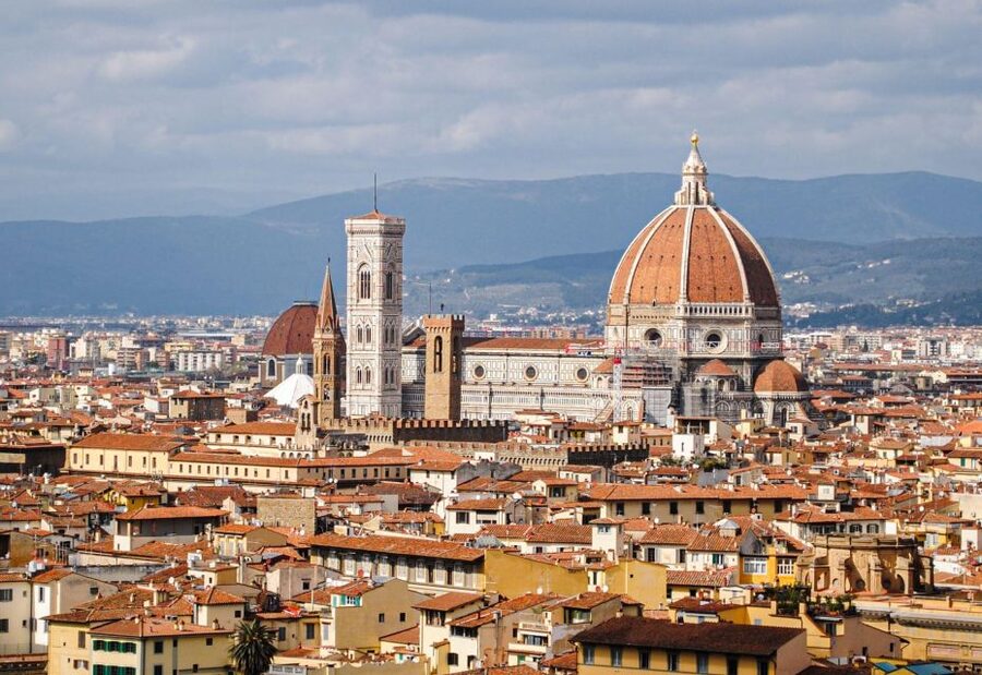 Guided Tour of Duomo Complex with Admission to Cupola Climb - Entering Santa Maria del Fiore