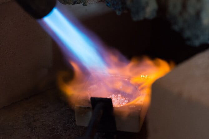 Handmade Tuscan Ceramics Masterclass in Montelupo - Learning to throw a bowl with Salvatore
