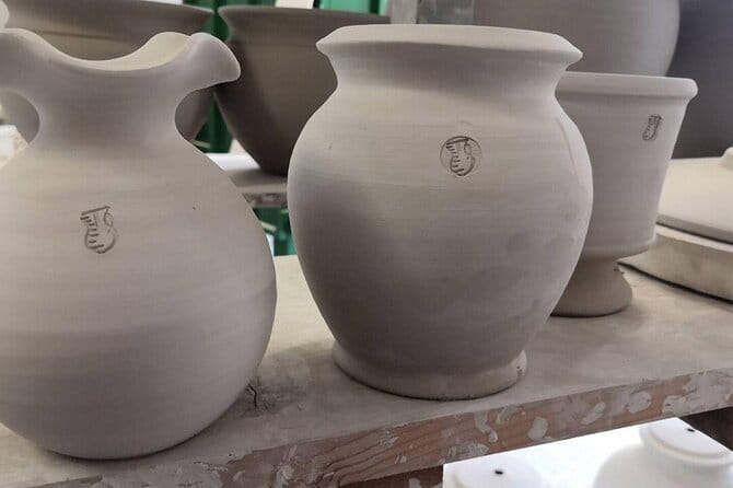 Handmade Tuscan Ceramics Masterclass in Montelupo - Glaze, firing, and shipping your pottery home