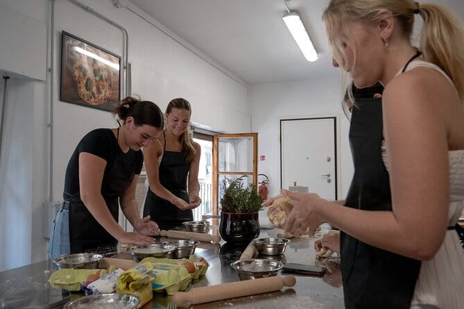 Hands on Deluxe Traditional 4-course dinner with fresh pasta - FAQ