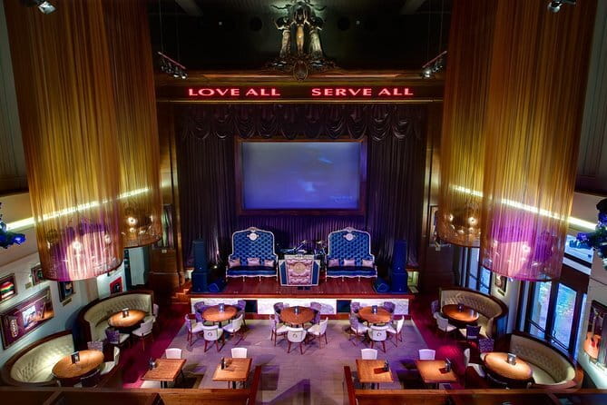 Hard Rock Cafe Florence with Set Lunch or Dinner - Who will enjoy this most?