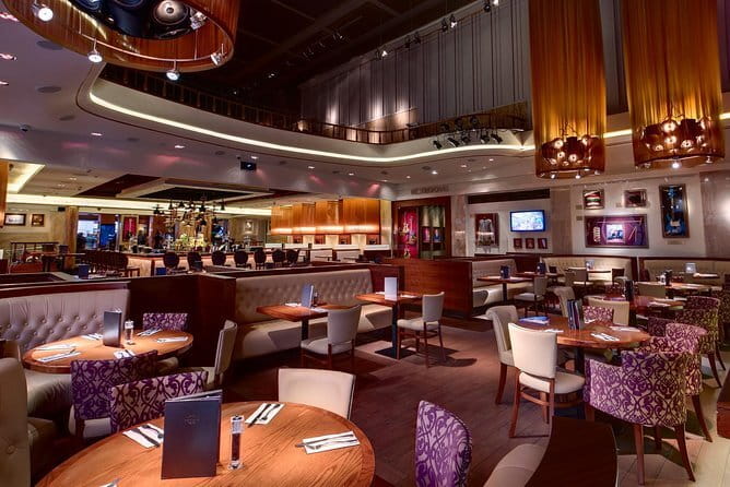Hard Rock Cafe Florence with Set Lunch or Dinner - What happens from arrival to dessert