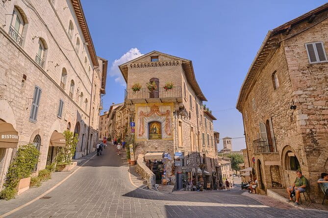 Heart of Italy Day Trip: Visit Perugia and Assisi from Florence - Perugia: a short taste of Umbria’s capital