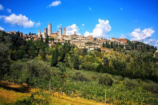 Heart of Italy Day Trip: Visit Perugia and Assisi from Florence - Entering Assisi, the spiritual center of the day