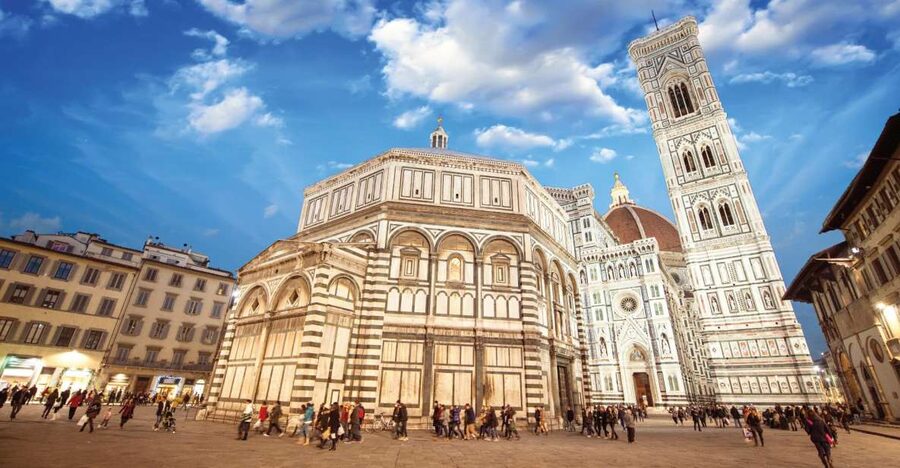 Hidden Florence: 2-Hour Guided Walking Tour - San Lorenzo to the Baptistery and Duomo