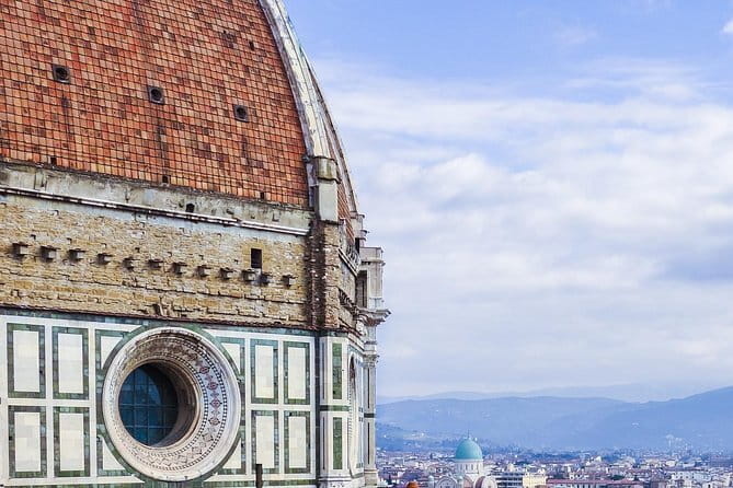 Historical Guided Tour of Florence's Iconic Cathedral - The meeting point and first few minutes